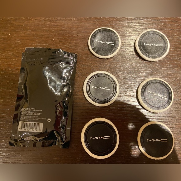 🆕 MAC Cosmetics Compact Powder Puffs (set of 2) - Picture 2 of 4